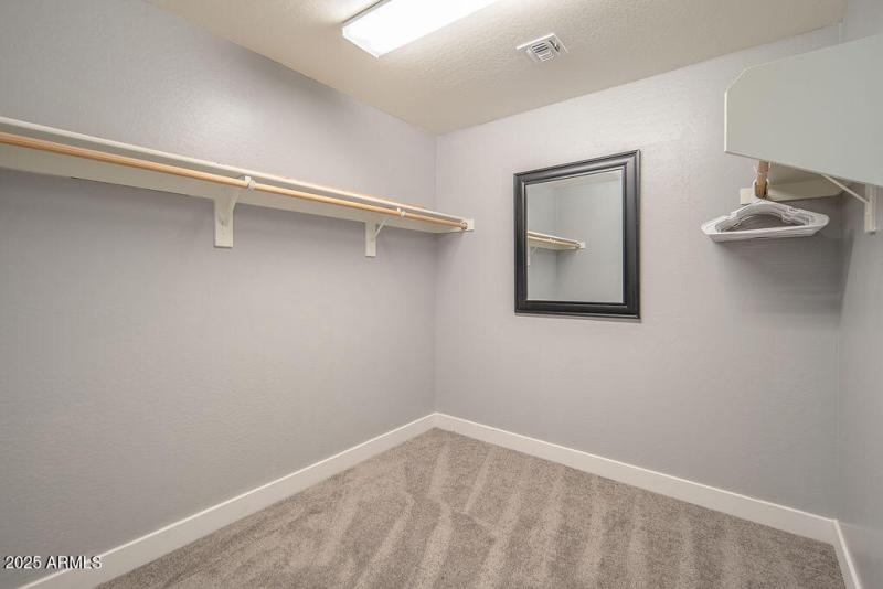 20250919_15766-W-McKinley-St_11