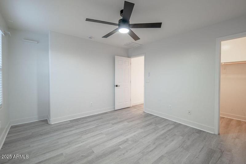 20250919_15766-W-McKinley-St_15