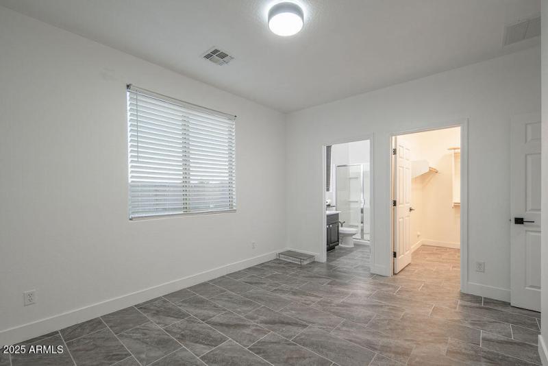 20250919_15766-W-McKinley-St_20