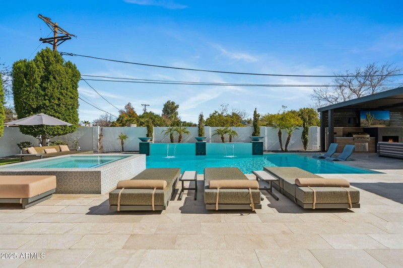 48-web-or-mls-3851-n-jokake-dr