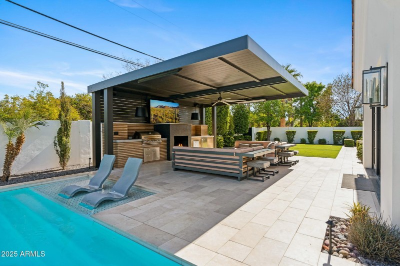 49-web-or-mls-3851-n-jokake-dr