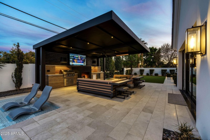 67-web-or-mls-3851-n-jokake-dr