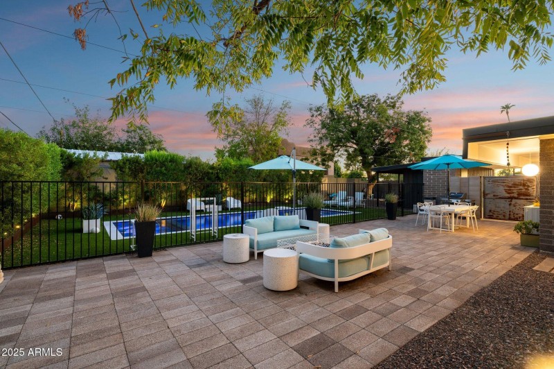 A versatile setting for gatherings