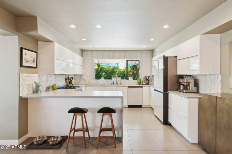 Fully-remodeled kitchen