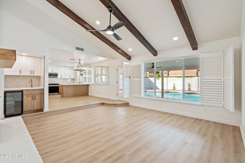 09-Family Room to Kitchen