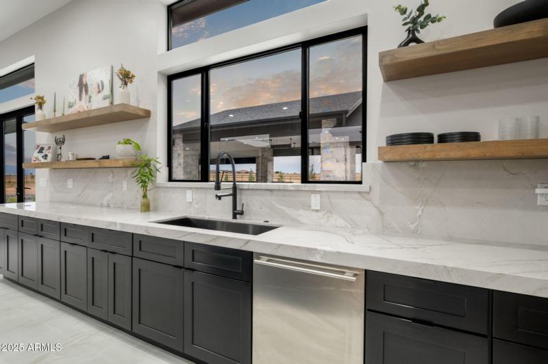 20-Kitchen (6)