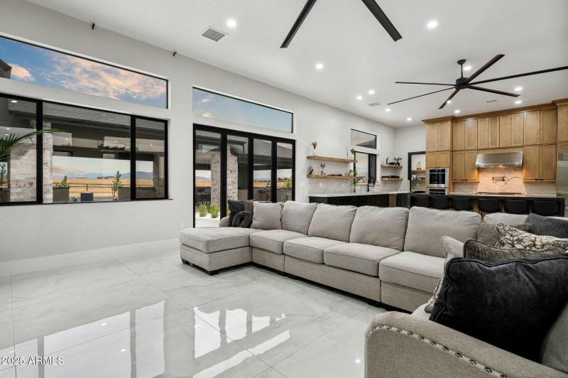 29-Living Room (4)