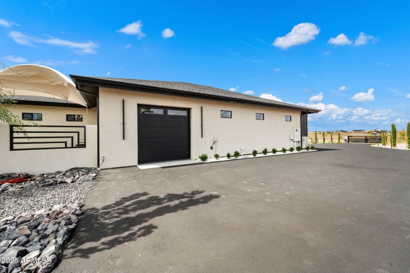 49-Side Garage