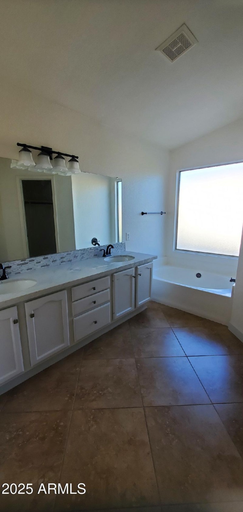 Resized_20251016_080537