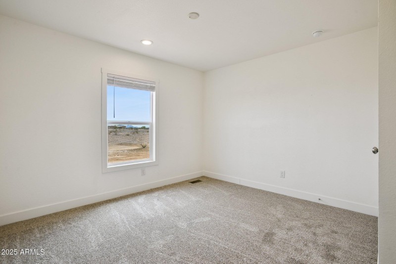 22-web-or-mls-23117-w-duane-ln