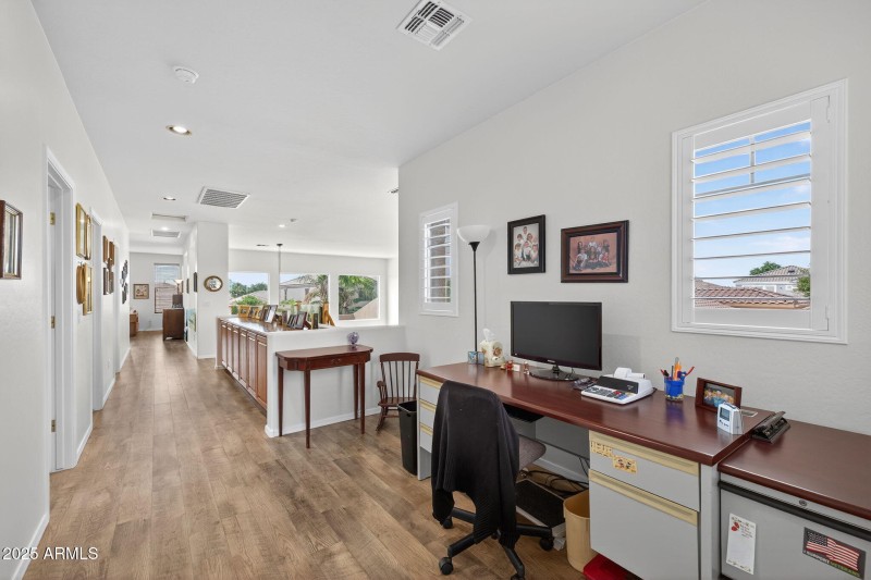 Loft Sitting or Office Space