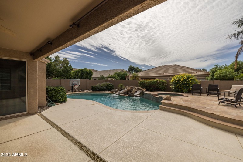 49-web-or-mls-2965 E Vermont Dr, Gilbert