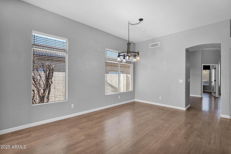 18-web-or-mls-P1327373