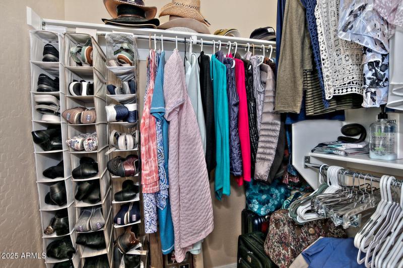 3573 N Presidential Dr-large-042-007-Pri