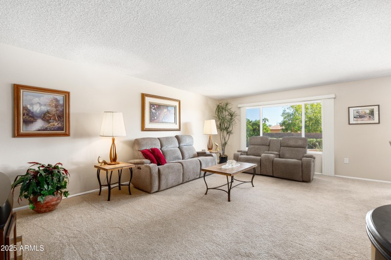 11011 W Pleasant Valley Rd - 06