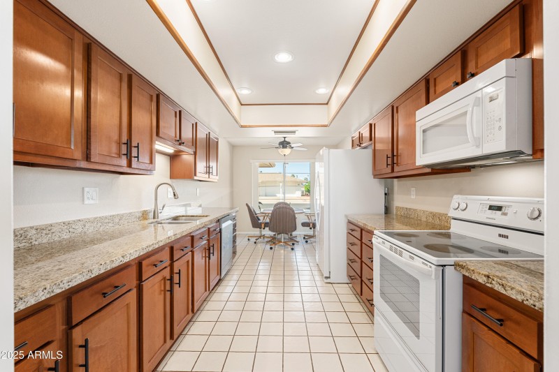 11011 W Pleasant Valley Rd - 10