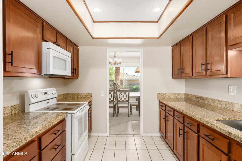 11011 W Pleasant Valley Rd - 11