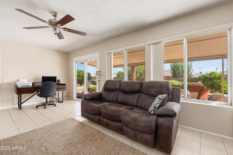 11011 W Pleasant Valley Rd - 15