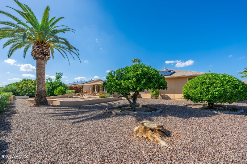 11011 W Pleasant Valley Rd - 33