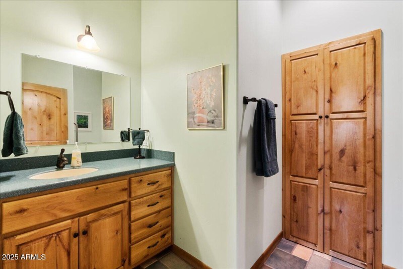 Ensuite Bathroom 4 Vanity