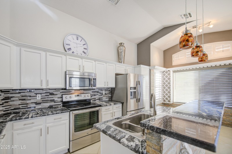 Kitchen 8