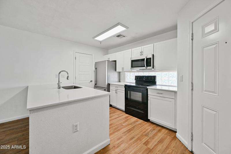 9-3065N67A214-ocupix