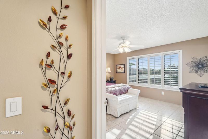 24-web-or-mls-W Eveningside Dr-S1610-024