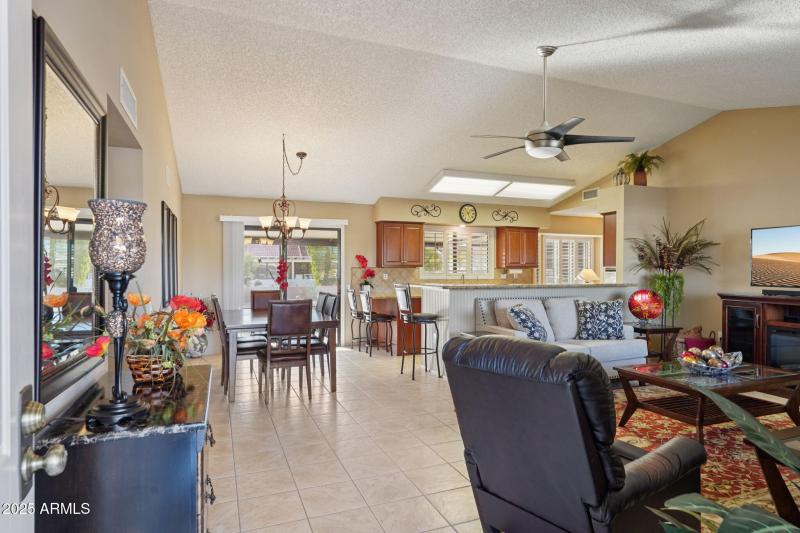 9-web-or-mls-W Eveningside Dr-S1610-009