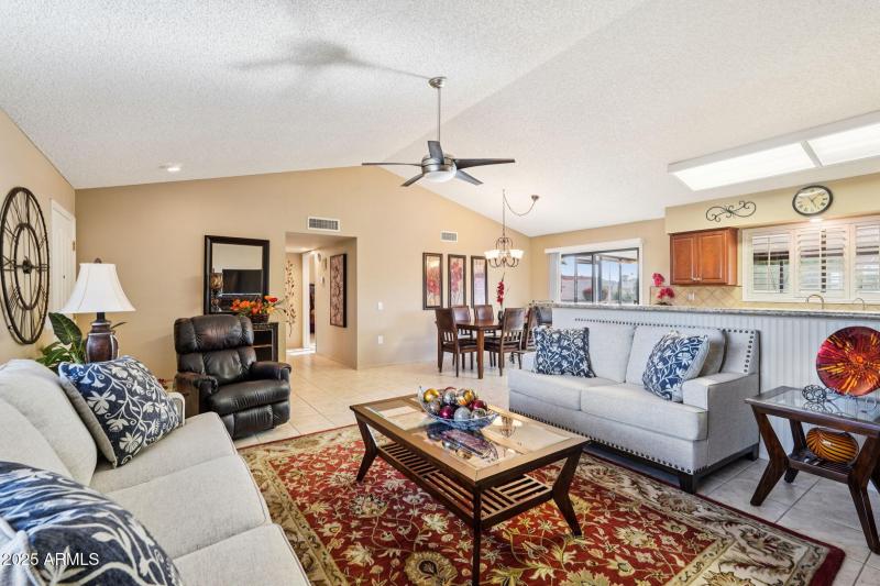 10-web-or-mls-W Eveningside Dr-S1610-010