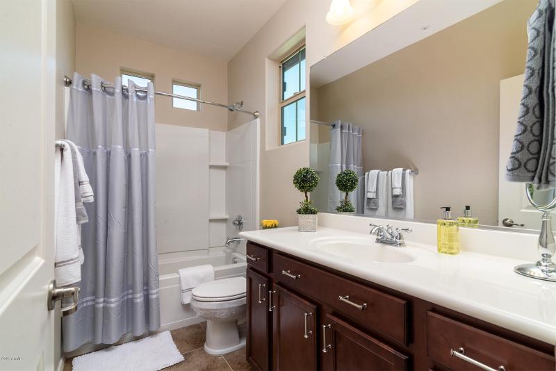 Secondary bathroom 2