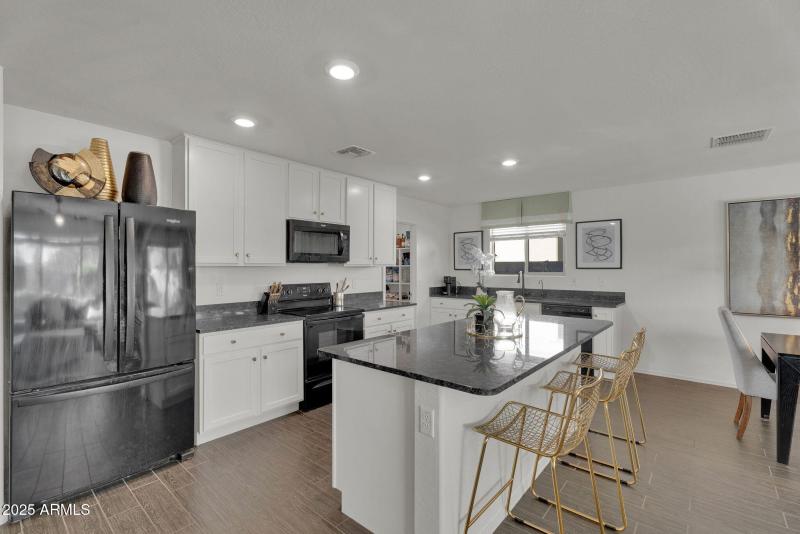 18437 E El Buho Pequeno