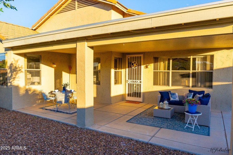 Dad_s House With Staging-06