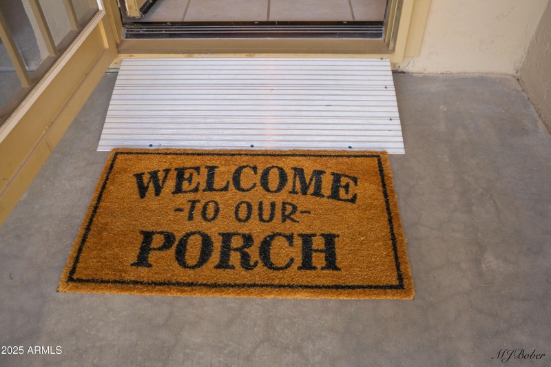 Dad_s House With Staging-07