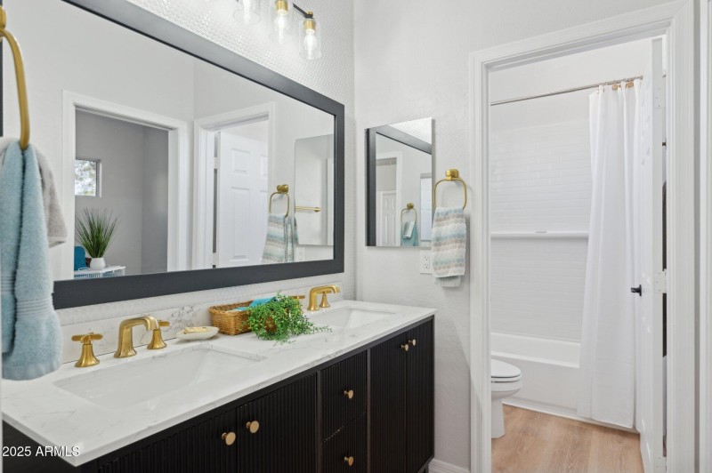 Jack n Jill Bathroo,