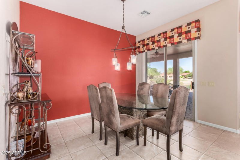 17 Breakfast Nook