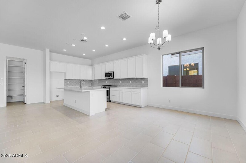 4050 E BRITTLEBUSH Lane - Ready Now!