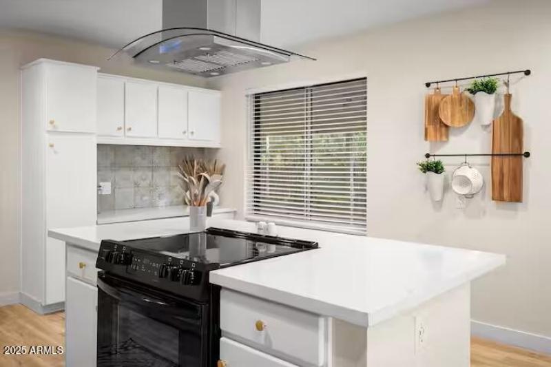 Kitchen cooktop