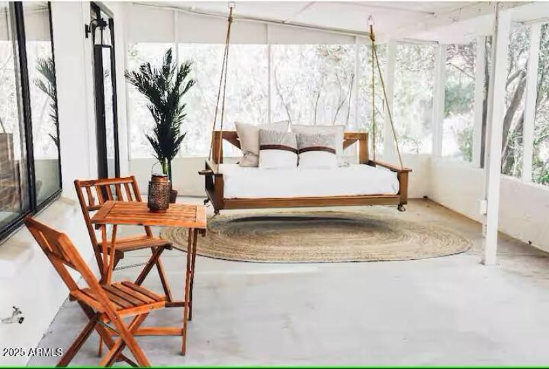 Screen patio