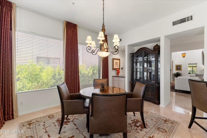 14-8100 E Camelback Rd