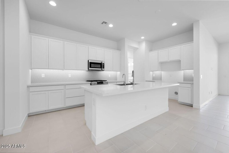 4068 E BRITTLEBUSH Lane - Ready Now!