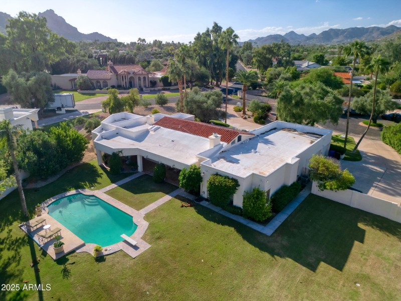 Lush grounds & recreation options.