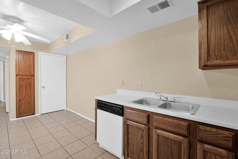 11-web-or-mls-P1315104