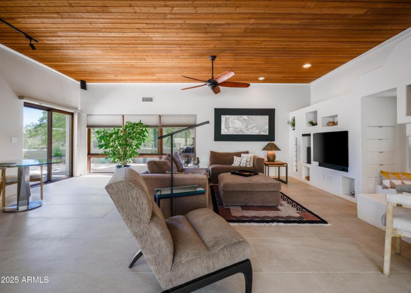 Listings_2014_SmoketreeDr_Images-31