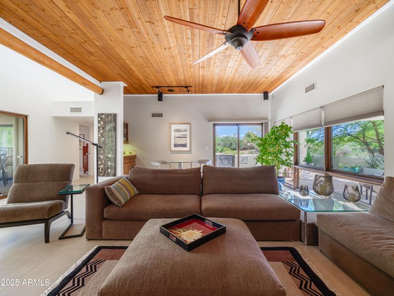 Listings_2014_SmoketreeDr_Images-33