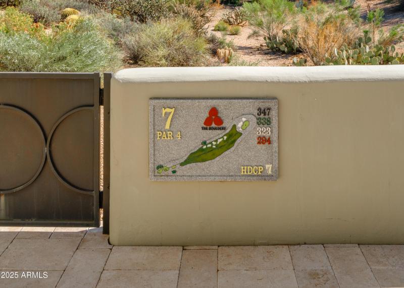 Listings_2014_SmoketreeDr_Images-36