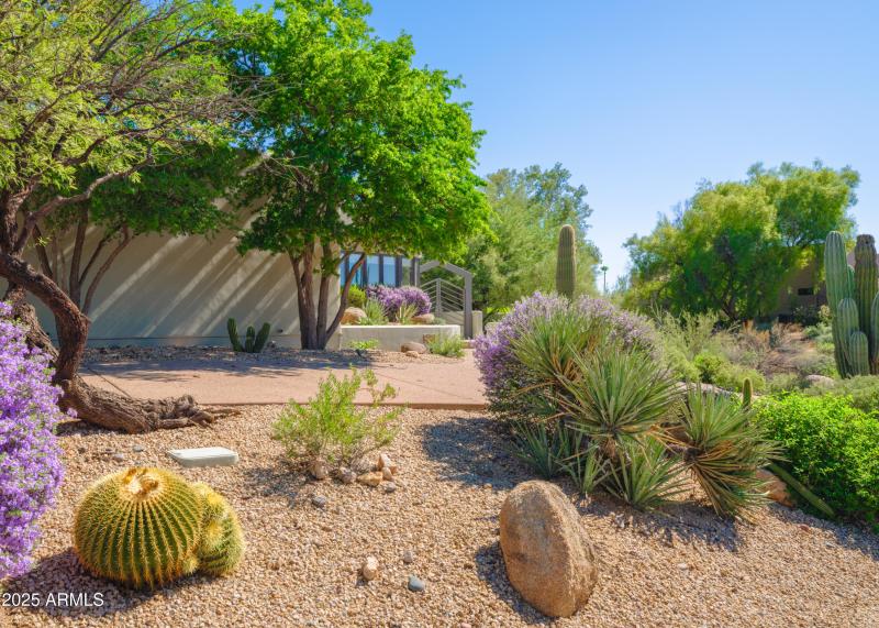 Listings_2014_SmoketreeDr_Images-68