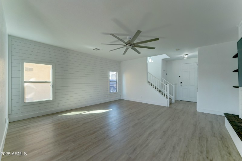 4933 N 108th AVE-10