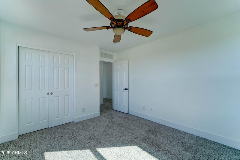 4933 N 108th AVE-23