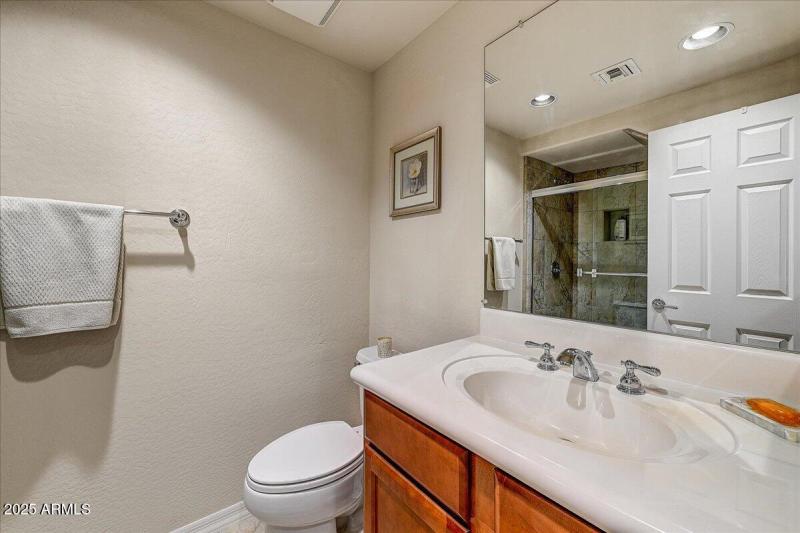 17-Full Bathroom