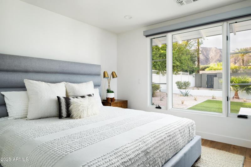 5816 E Calle Del Media-34